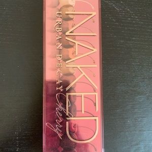 Urban Decay Makeup - Urban Decay Naked Cherry Palette Urban Decay Makeup - Urban Decay Naked Cherry Palette